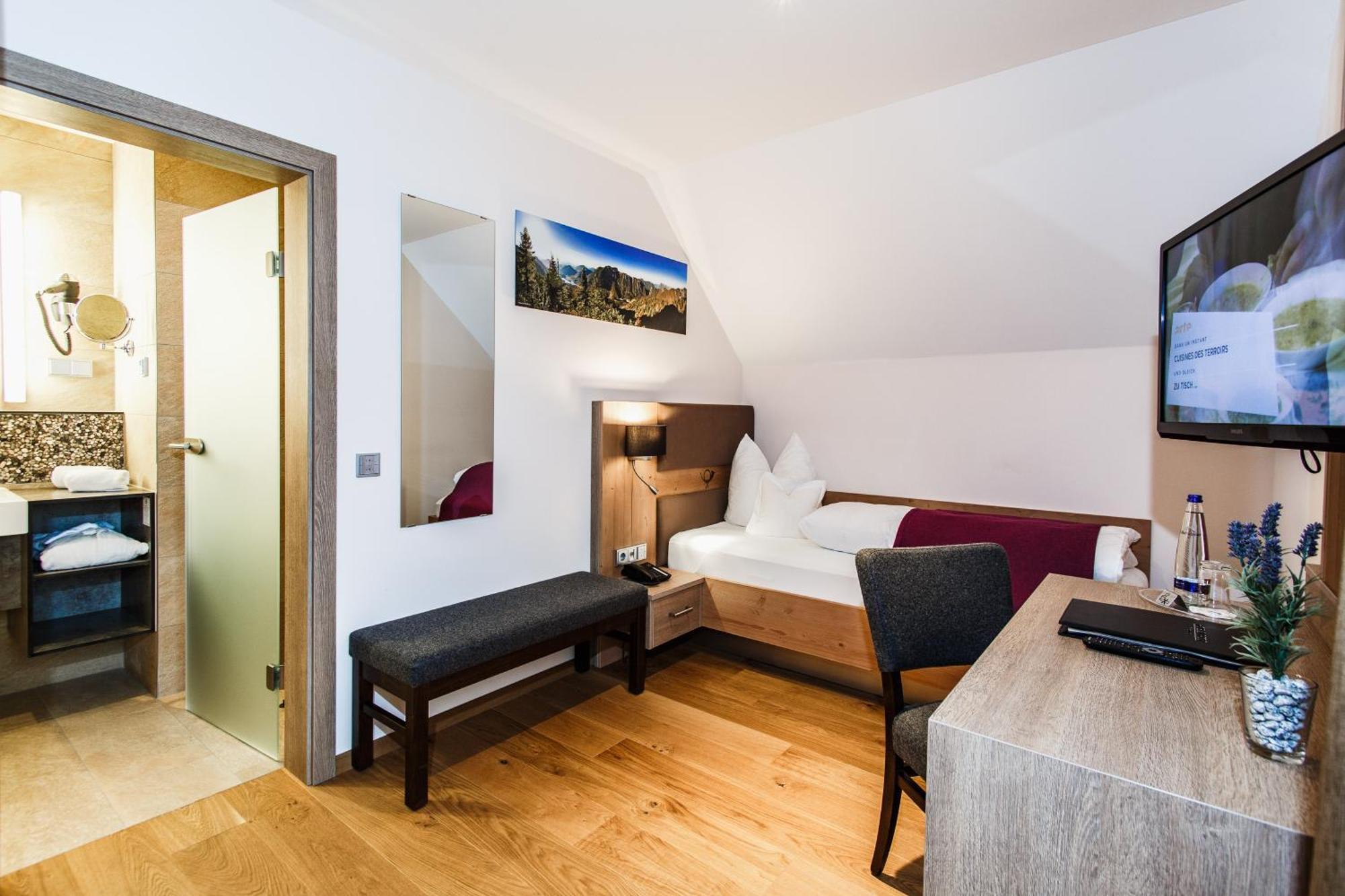 Hotel Zur Post ルーポルディング エクステリア 写真